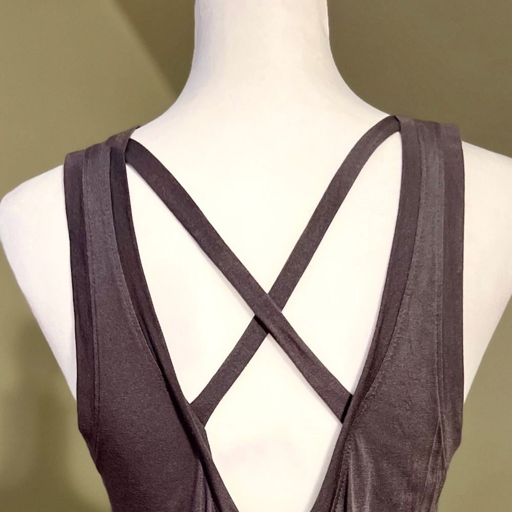 ❌ SOLD ❌ GRAY CRISS CROSS BACK TANK